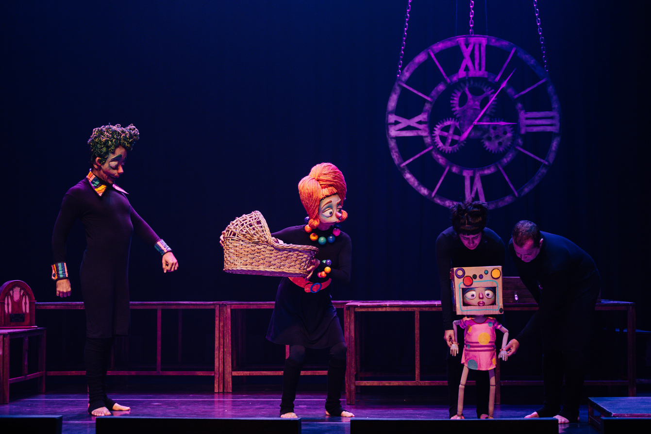 CAIXA Cultural Brasília recebe “Azul” – um espetáculo poético sobre neurodiversidade e afeto